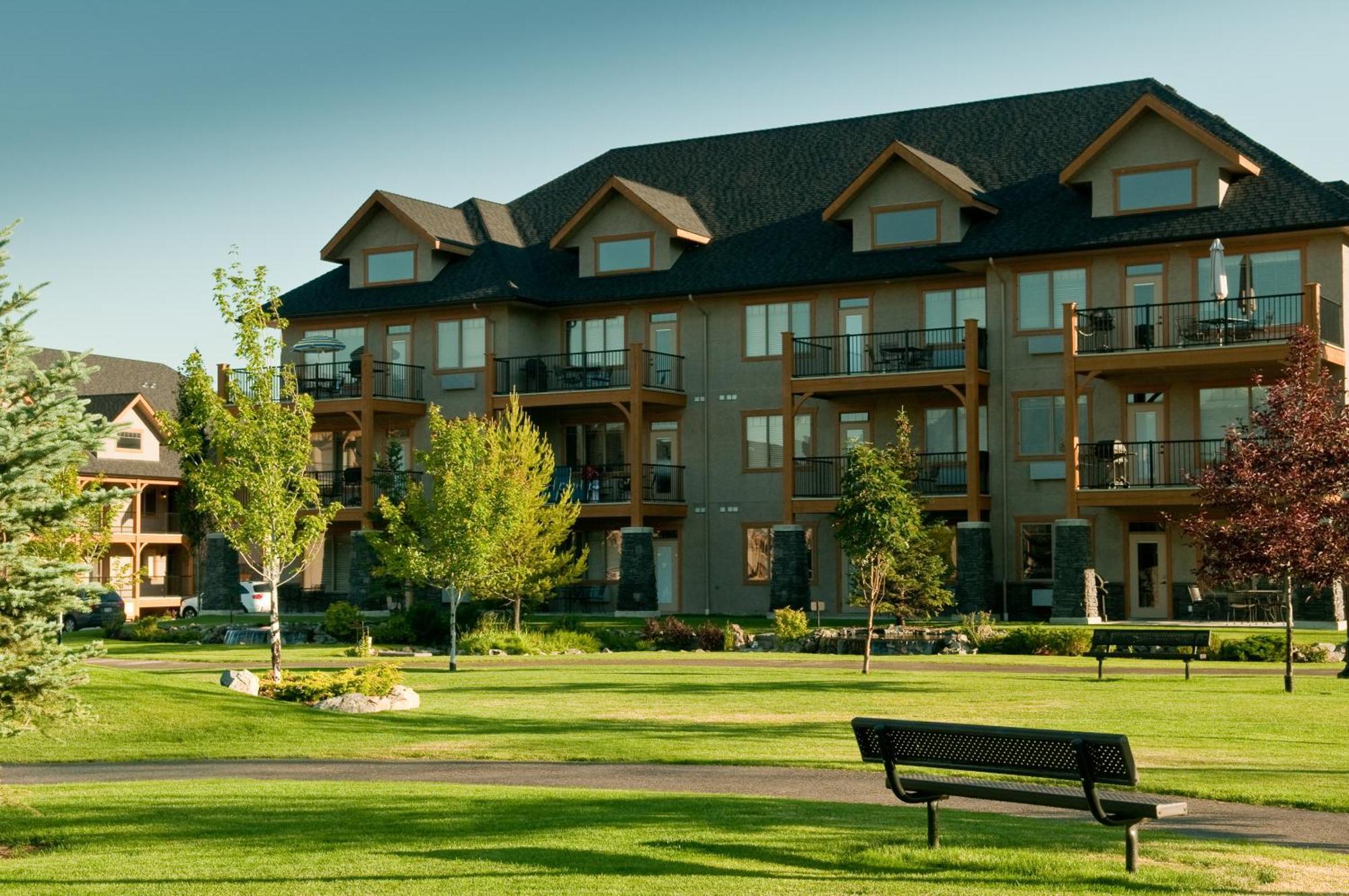 Bighorn Meadows Resort Радіум-Гот-Спрінгс Екстер'єр фото