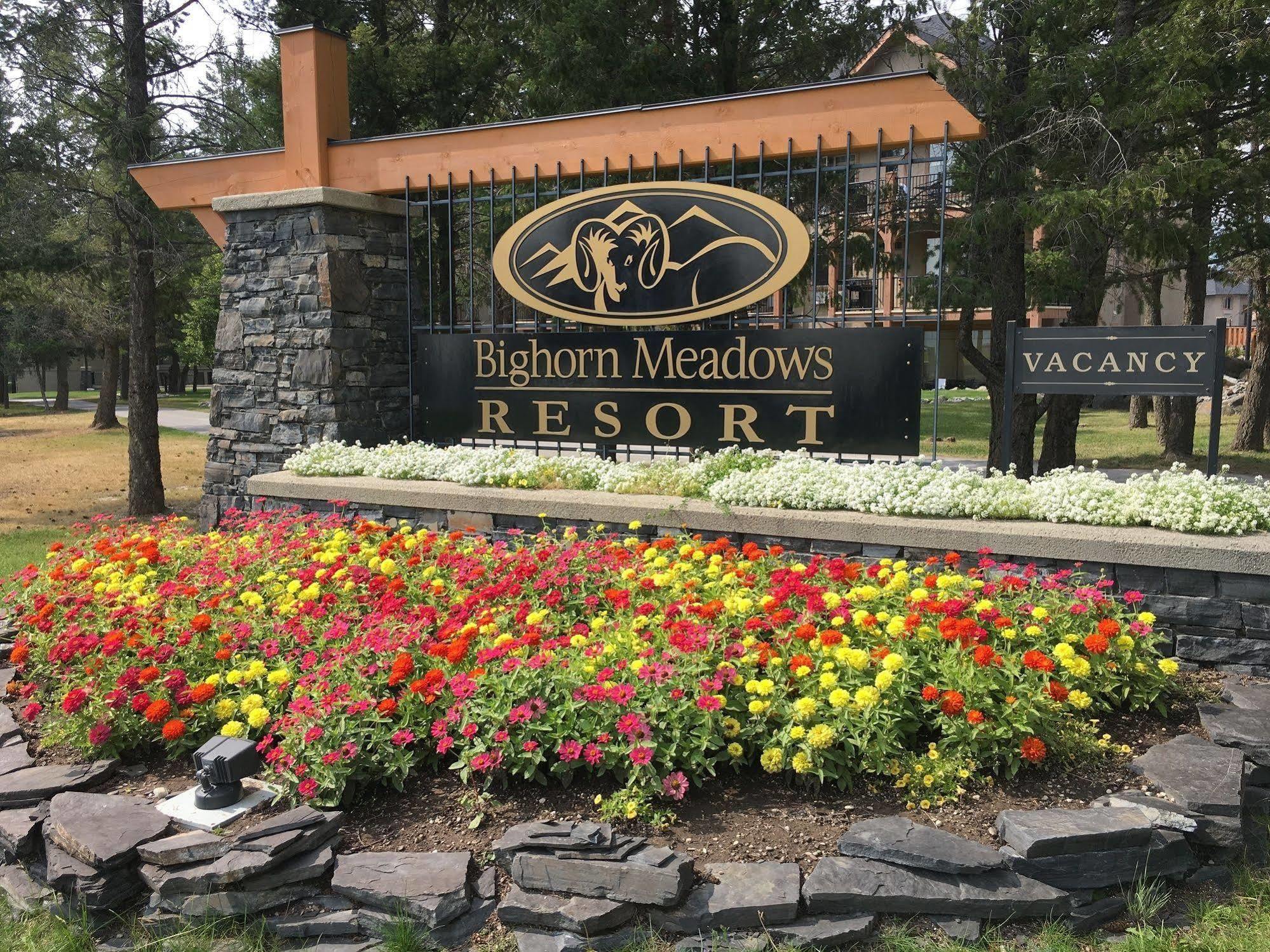 Bighorn Meadows Resort Радіум-Гот-Спрінгс Екстер'єр фото